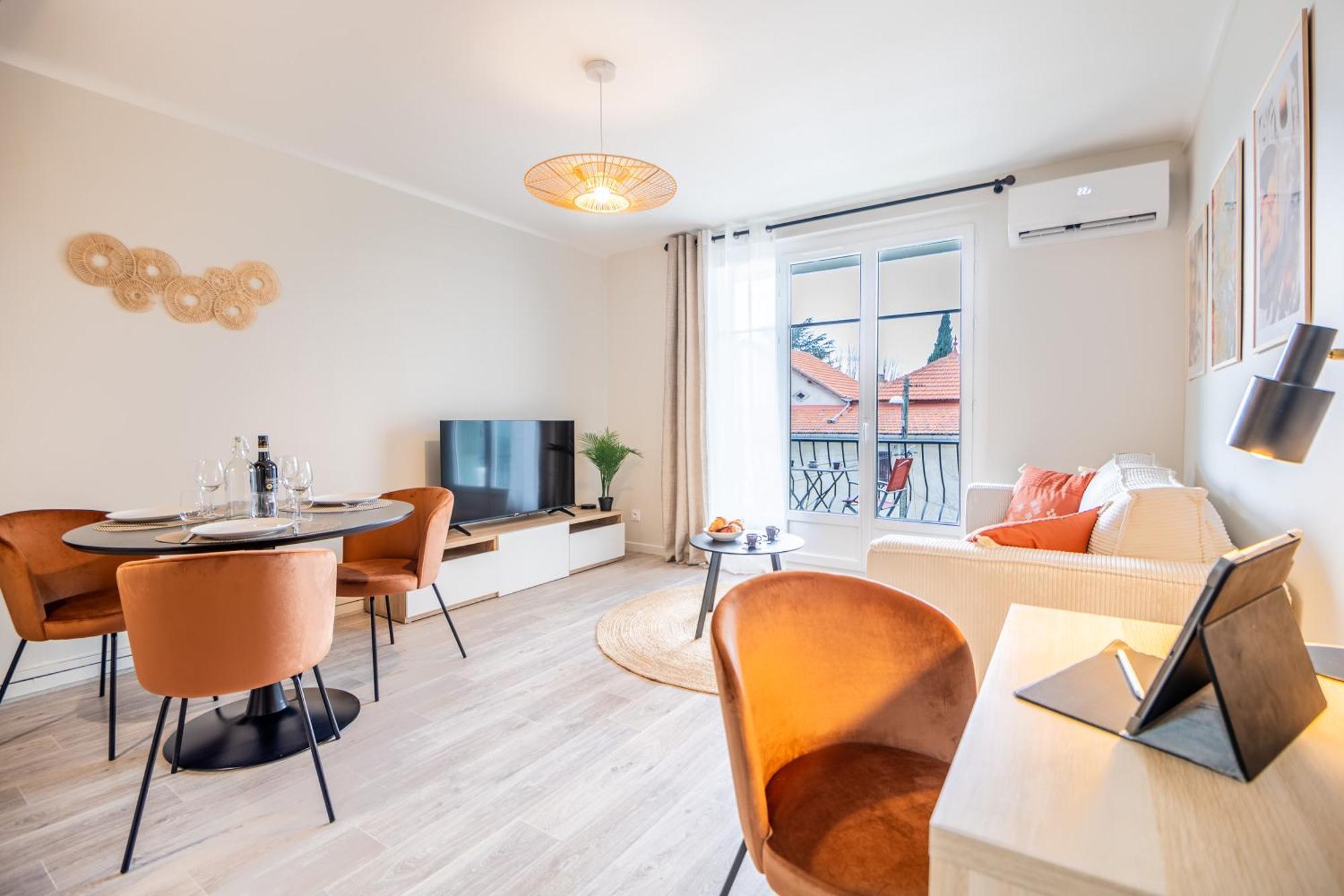 Au Calme De L'Iris - Clim - Garage - Wifi - Tramway Apartment Avignon Exterior photo