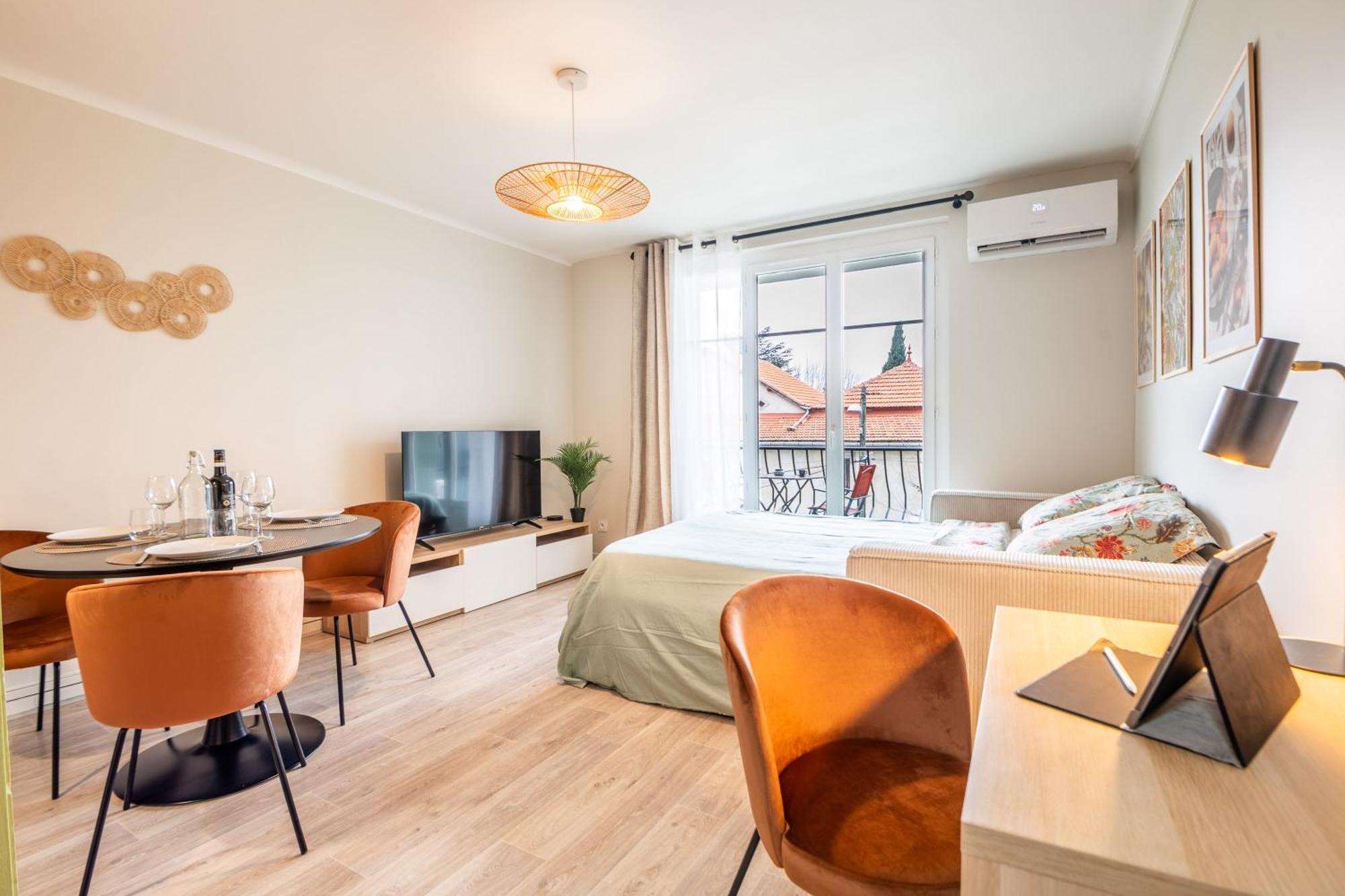 Au Calme De L'Iris - Clim - Garage - Wifi - Tramway Apartment Avignon Exterior photo