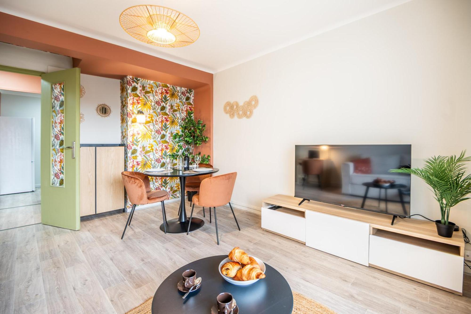 Au Calme De L'Iris - Clim - Garage - Wifi - Tramway Apartment Avignon Exterior photo